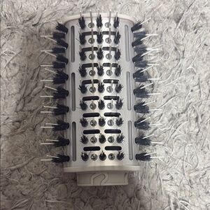 White and Black Hair Brush Attachment shark flexstyle